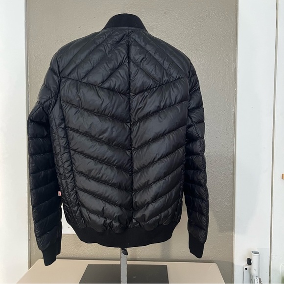 Bernardo Black Quilted Bomber Jacket Women’s L Primaloft Water Resistant - Picture 5 of 17